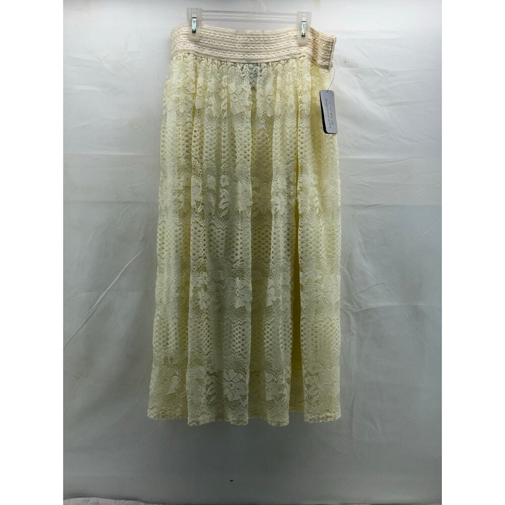 New Metrowear Cream Lace Skirt - Women's Large, Full Style
